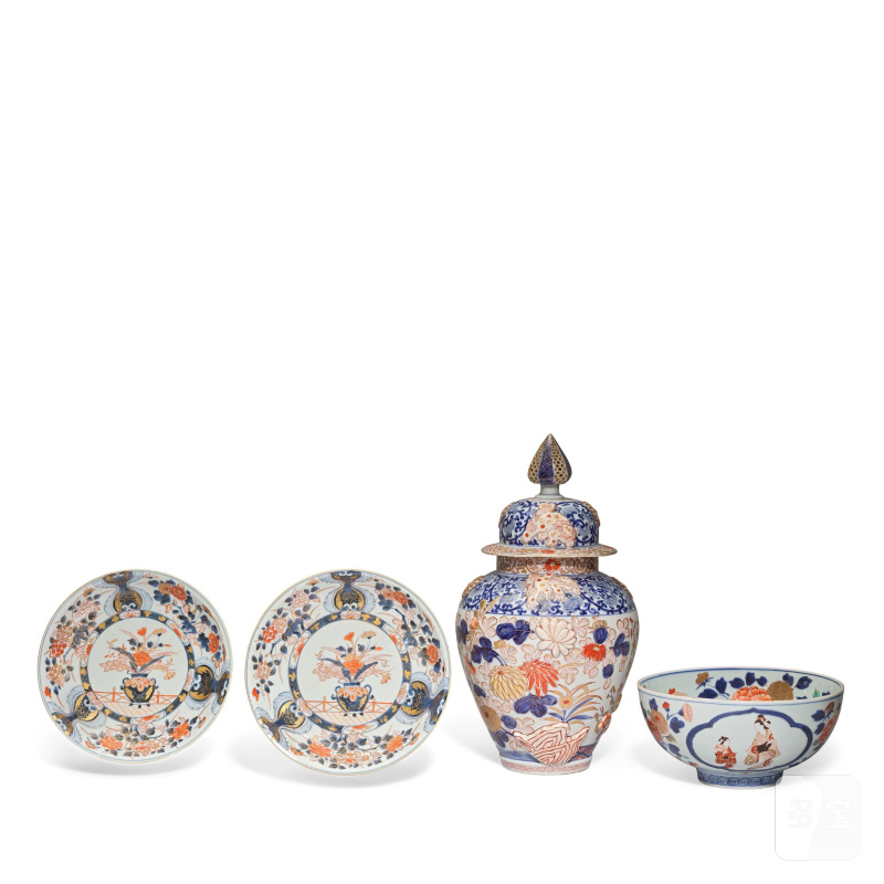 十八/十九世紀 伊萬里盌、盤及瓶一組四件 | A COLLECTION OF IMARI PORCELAIN